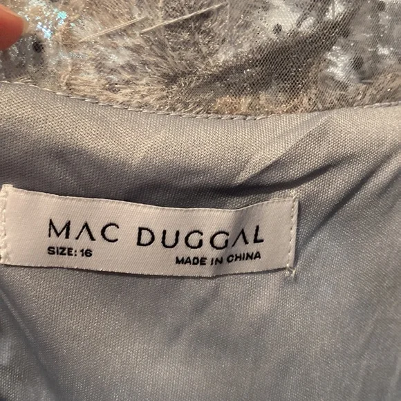 Mac Duggal Long Sleeve Beaded Appliqué Gown [Size: 16] Style #20214 - Picture 12 of 16